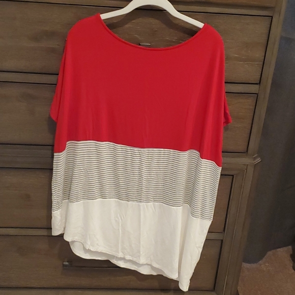 ☀️2/$15Solid and stripe contrast shirt - Picture 3 of 4